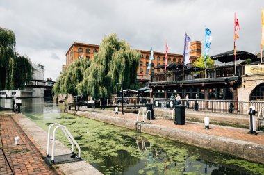 Regent kanalı bir bulutlu gün