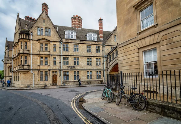 Street in Oxford with bicicles — Stock Photo, Image