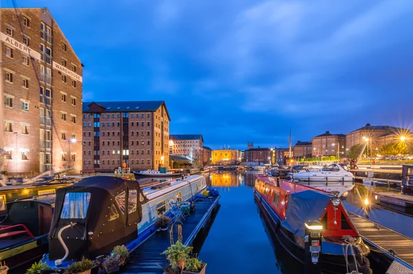 Gloucester Dock alacakaranlıkta