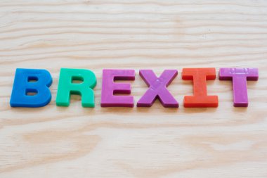 Ahşap arka plan üzerinde Brexit metin