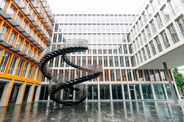 Münih'te Olafur Eliasson tarafından Sonsuz Merdiven