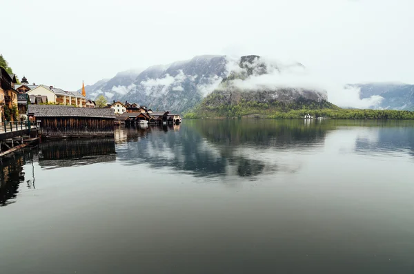 Αλπική λίμνη σε Χάλστατ — Φωτογραφία Αρχείου