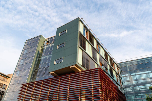 Здание Якоб-Кайзер-Хаус в правительственном районе Берлина