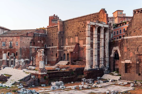 Fórum de Augusto e Nerva em Roma ao pôr-do-sol — Fotografia de Stock