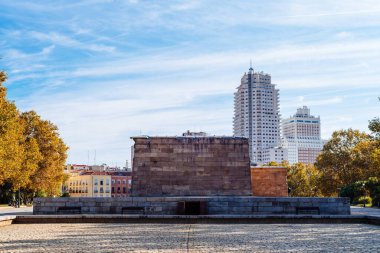 Madrid 'deki Debod Tapınağı Güzel bir sonbahar günü
