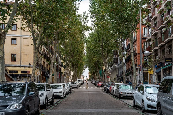 Calle Ribera de Curtidores en el barrio Embajadores de Madrid — Foto de Stock