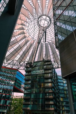 Berlin 'in Postdamer Platz' ındaki Sony Center