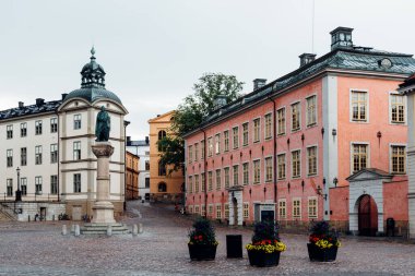 Stockholm 'de günbatımında Riddarholmen Adası' nın güzel manzarası