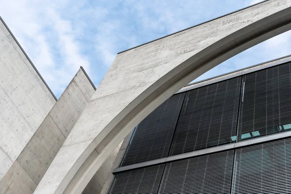 Detalle de arquitectura contemporánea. Fachada de hormigón en Berlín —  Fotos de Stock