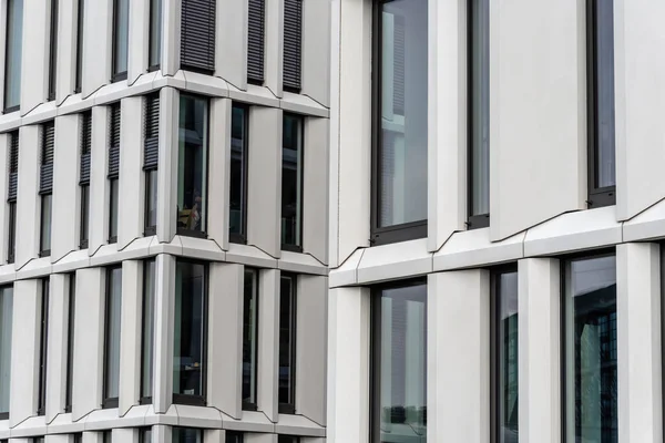 Glas- und Verbundfassade. Moderne Architektur — Stockfoto