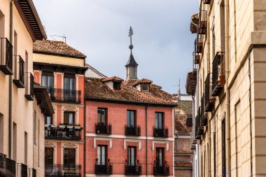 Madrid 'deki Eski Geleneksel Konut Binaları