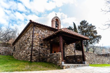 Puebla de la Sierra 'daki eski taş kilise
