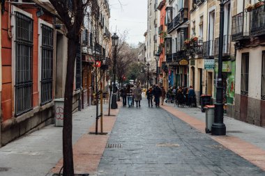 Madrid Tarih Merkezi 'ndeki Las Huertas Caddesi