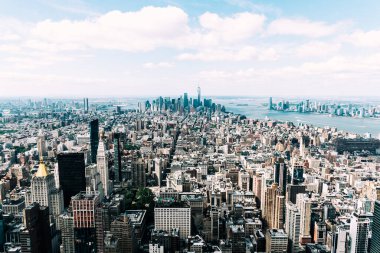 Manhattan 'ın Havadan Görüntüsü Yazın Sisli Günü
