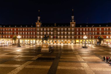 Madrid 'deki Plaza Belediye Başkanı Meydanı. Yüksek Açı Görünümü