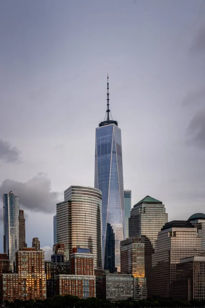 Cityscape of the Downtown of New York City at dusk — Stock Photo, Image