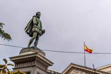 Madrid 'deki Miguel de Cervantes Heykeli
