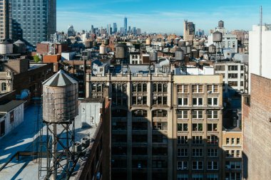 Manhattan 'ın silueti New York' ta su tanklarıyla