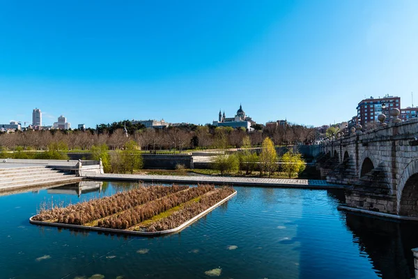 Puente de Segovia over Manzanares River in Madrid — 스톡 사진