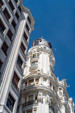 Madrid 'de Gran Via Bulvarı' ndaki tarihi konut binaları