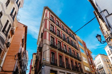 Madrid, İspanya 'da geleneksel konut binaları