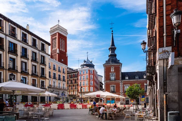 Plaza de Santa Cruz en el centro histórico de Madrid —  Fotos de Stock