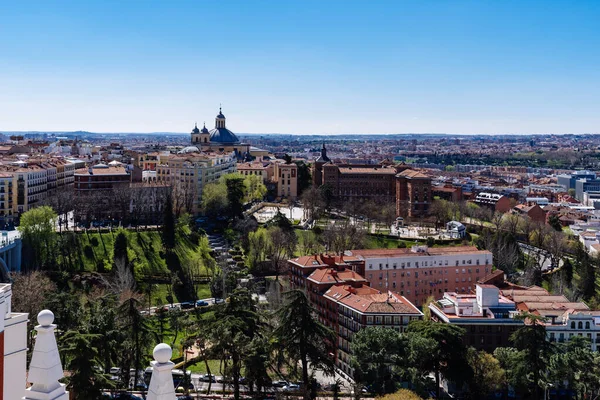 Cidade do centro de Madrid a partir da Catedral de Almudena — Fotografia de Stock