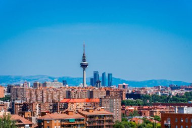 Tio Pio Par 'dan Madrid' in silüeti