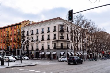 Madrid, Salamanca Bölgesi 'ndeki Serrano Caddesi. Loewe moda mağazası.