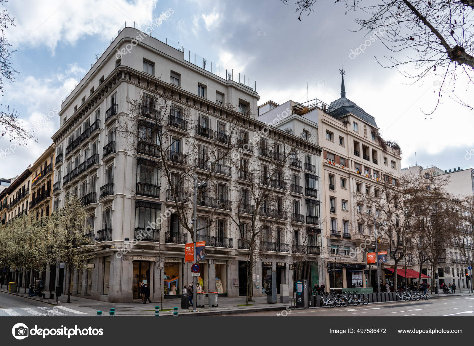 Scenic view of Serrano Street with fashion retail storefronts in Madrid –  Stock Editorial Photo © JJFarquitectos #497586436