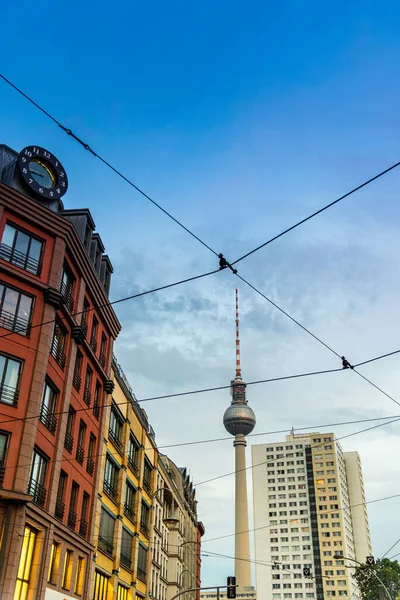 Cityscape de Berlim Mitte com Fernsehturm Torre de televisão — Fotografia de Stock
