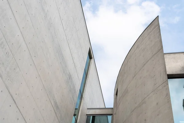 Zeitgenössische Architektur im Detail. Betonfassade in Berlin — Stockfoto