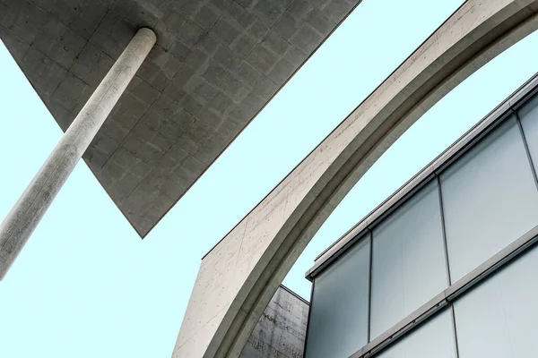 Detalle de arquitectura contemporánea. Fachada de hormigón en Berlín —  Fotos de Stock