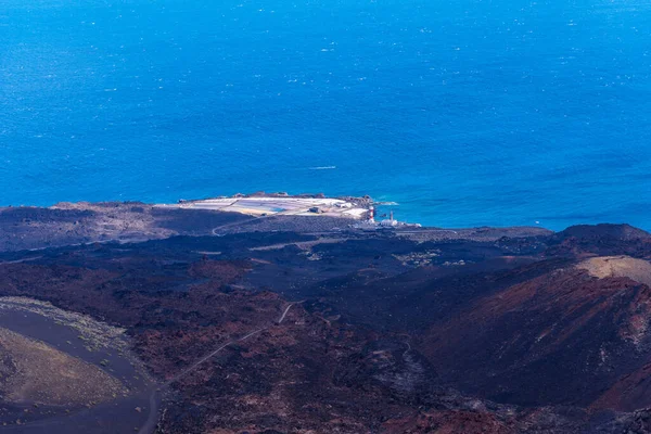 Paisagem vulcânica, Farol e salina de Fuencaliente, La Palma — Fotografia de Stock