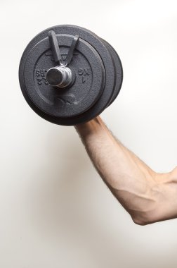 Spor adam ağırlık kaldırma