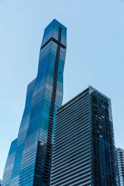 Chicago, ABD - 13 Nisan 2025 Vista Kulesi. St. Regis Chicago 'nun çağdaş cam gökdeleninde eşsiz modern mimari sergilenmektedir.