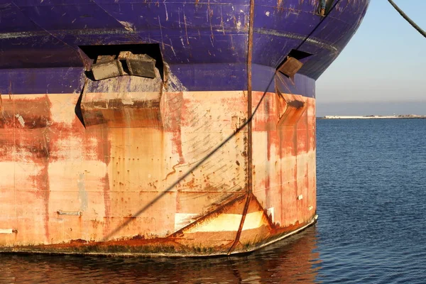 Petroliera Ormeggiata Sulla Riva — Foto Stock