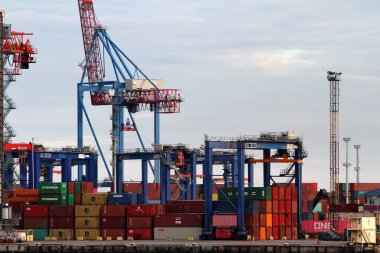 Odessa, Ukrayna Mart, 1.2021 Liman, rıhtım, vinç, makine