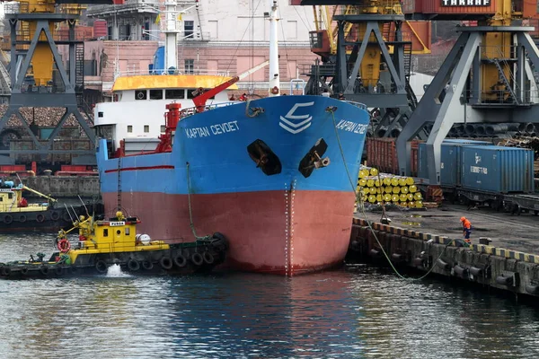 Odessa Ukraine Février 2021Les Remorqueurs Aident Grand Cargo Amarrer — Photo