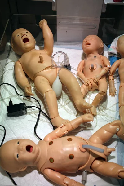 stock image Simulation dummies of newborns in the incubator