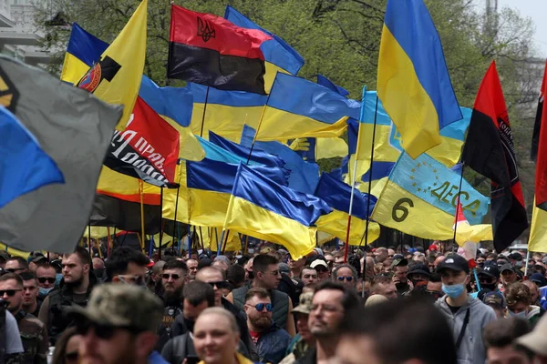 Odessa Ukraine Mai 2021Militants Vétérans Opération Antiterroriste Portent Des Drapeaux — Photo