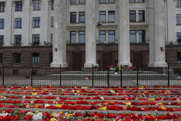 Flores Cerca Casa Sindicatos Aniversario Los Acontecimientos Del Mayo 2014 — Foto de Stock