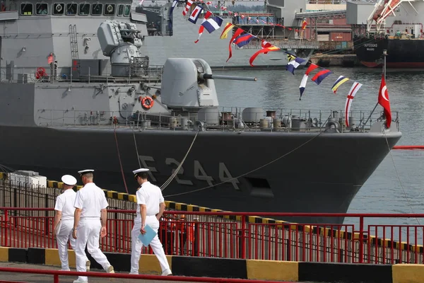 2021年7月3日北约国家军舰在海上阵风演习期间在敖德萨港演习 — 图库照片