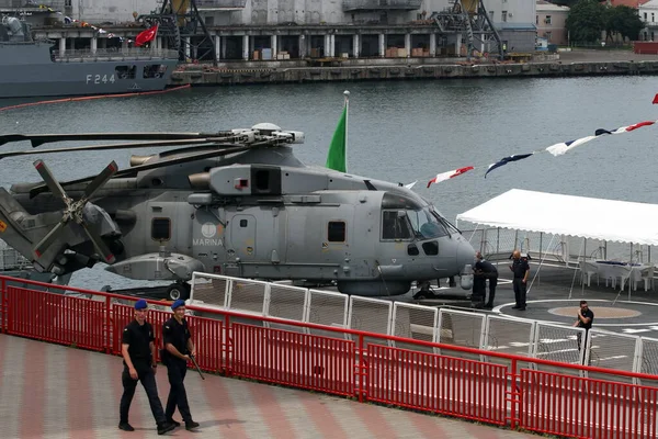 オデッサ ウクライナ7月 2021ナト船のデッキに軍用ヘリコプター — ストック写真