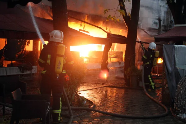 Odessa Ucraina Maggio 2021 Vigili Del Fuoco Spengono Incendio — Foto Stock