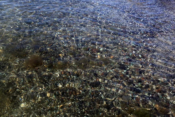 Die Reflexion Der Sonnenstrahlen Wasser Der Boden Ist Sichtbardie Oberfläche — Stockfoto
