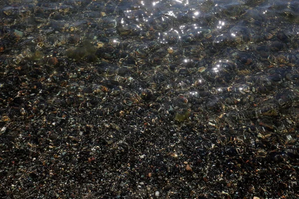 Die Reflexion Der Sonnenstrahlen Wasser Der Boden Ist Sichtbardie Oberfläche — Stockfoto