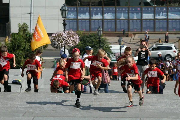 Odessa Oekraïneseptember 2021Er Lopen Kinderen Potemkin Stairs Woorden Het Oekraïens — Stockfoto