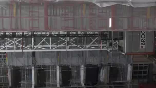 Bouwplaats Lift Gaat Omhoog Millbank Londen Verticale Video Afgesloten — Stockvideo