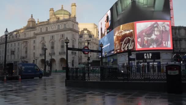 Piccadilly Circus Bei Der Morgendlichen Sperrung London Abgeriegelt — Stockvideo